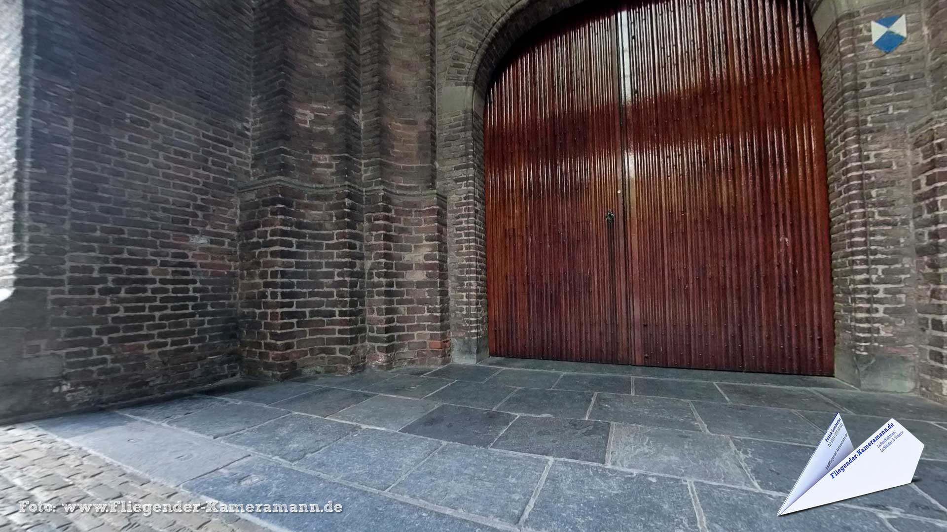 Ingang "de Oude kerk" in Delft (NL) - 360°-Panorama