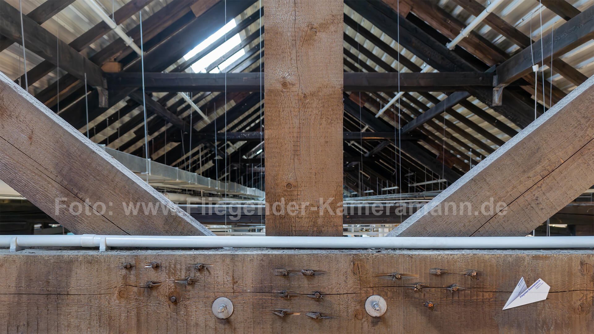 Indoor-Drohneninspektion für Dachstühle und Industriehallen
