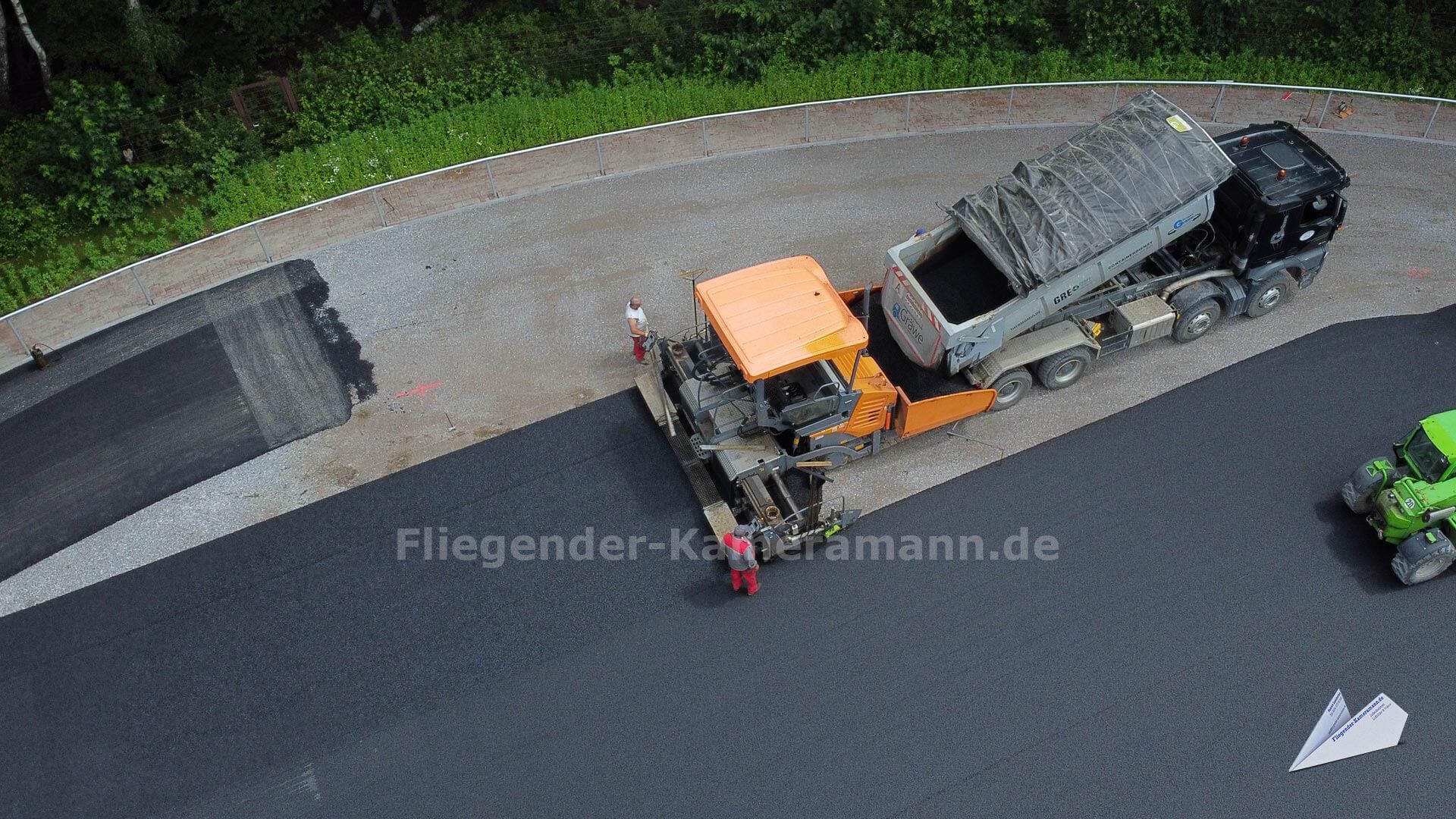 Luftaufnahmen Sportstättenbau mit Drohne