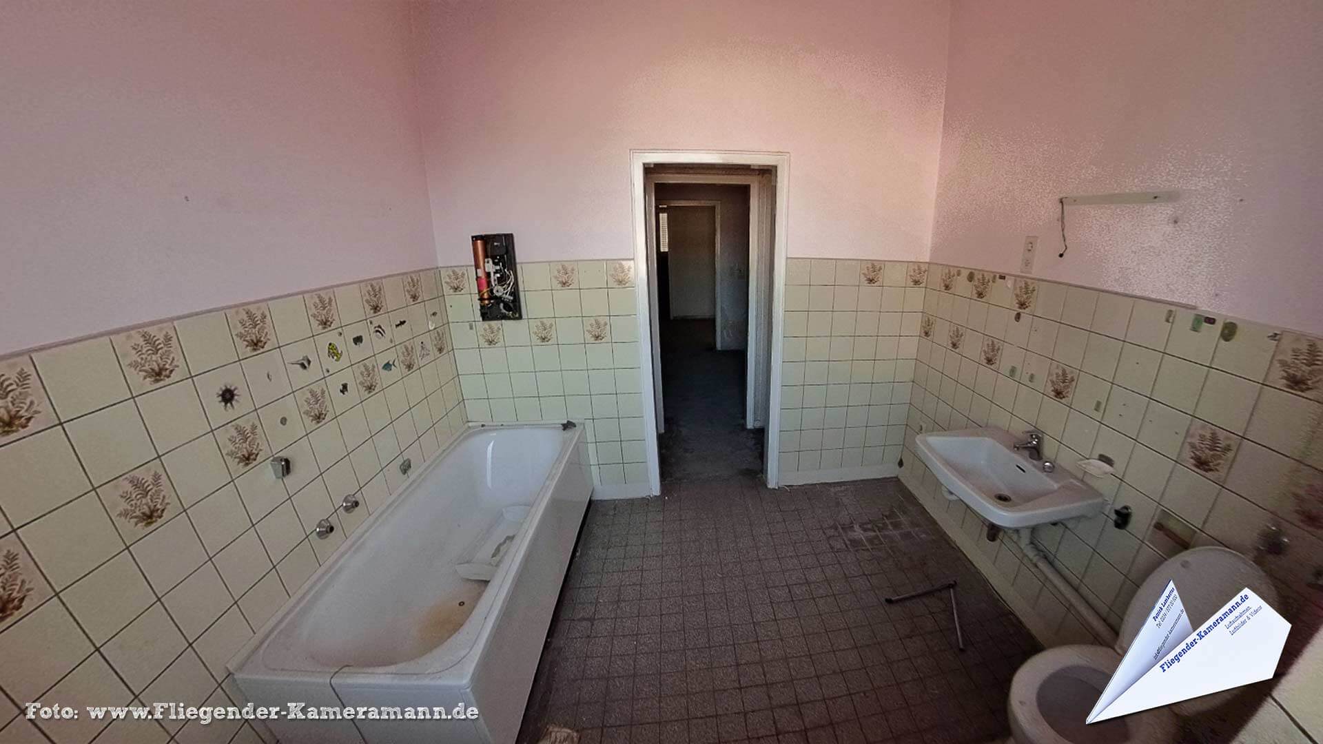 Badezimmer Hausmeister Telekom-Block Bochum - 360°-Panorama