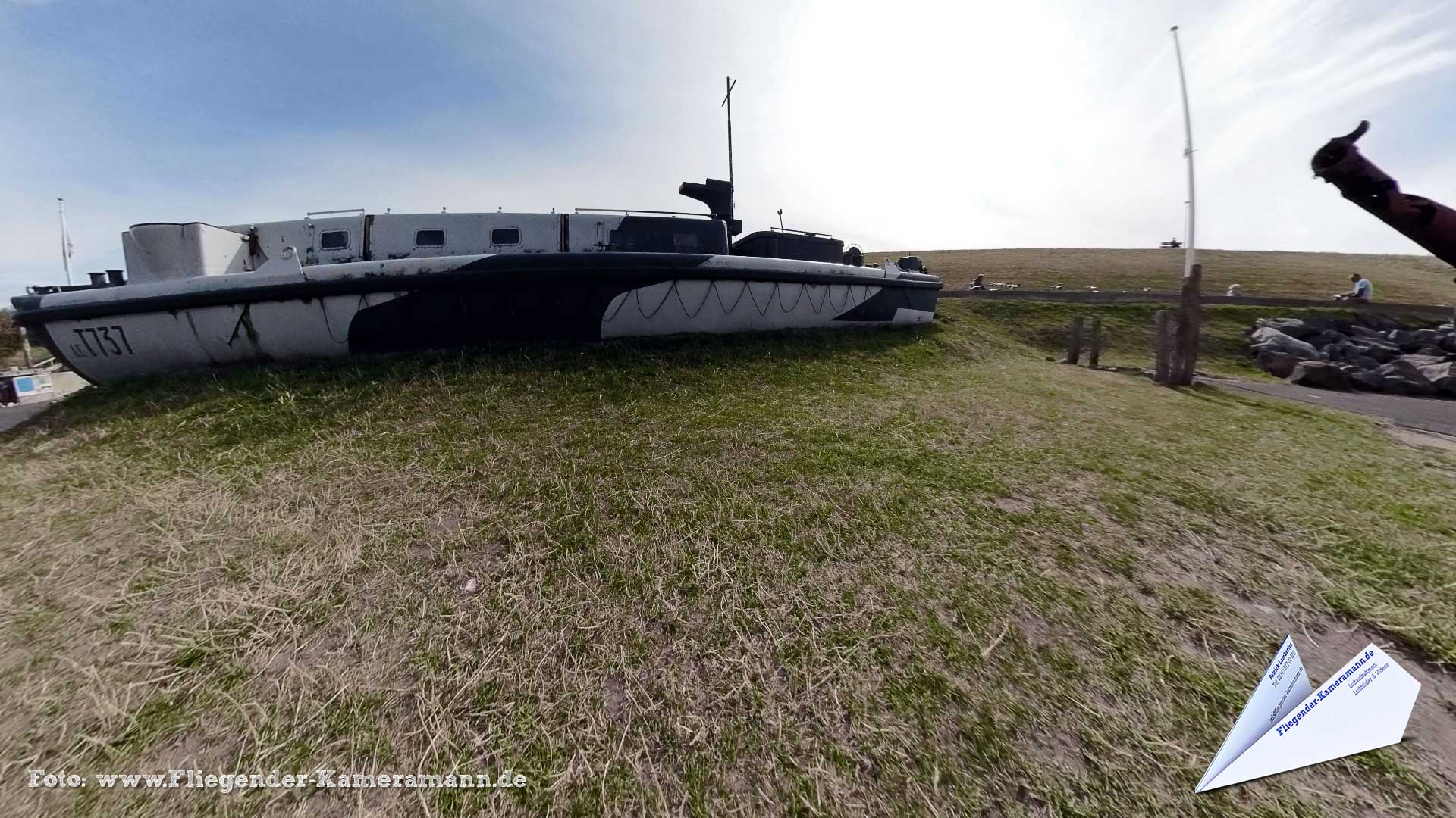 Landingsboot in het oorlogsmuseum "Polderhuis" in Westkapelle (NL) - 360°-Panorama