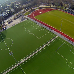 Luftaufnahmen unserer Kamera-Drohne eines Sportplatzes in Essen