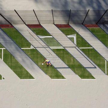 Foto mit Drohne: Luftaufnahme Flußballplatz