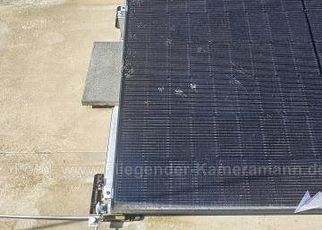 Photovoltaik-Dokumentation mit Drohne in NRW. Übersichts- und Nahaufnahmen von Modulfeldern, Anlagenaufbau und sichtbaren Details von PV-Anlagen
