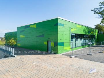 Foto mit Drohne: Luftaufnahmen mit Drohne vom modernisierten Schulzentrum Wiemelhausen in Bochum