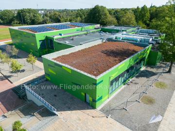 Foto mit Drohne: Luftaufnahmen mit Drohne vom modernisierten Schulzentrum Wiemelhausen in Bochum