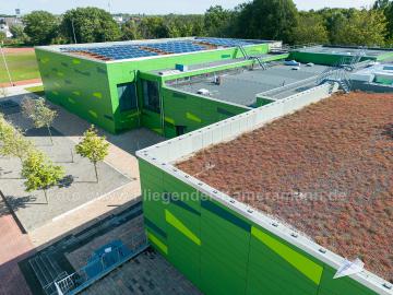 Foto mit Drohne: Luftaufnahmen mit Drohne vom modernisierten Schulzentrum Wiemelhausen in Bochum