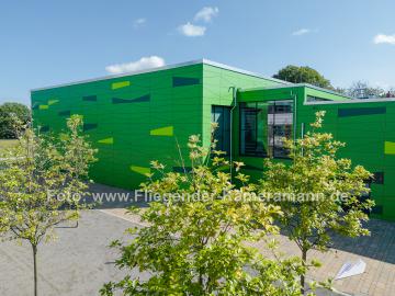 Foto mit Drohne: Luftaufnahmen mit Drohne vom modernisierten Schulzentrum Wiemelhausen in Bochum