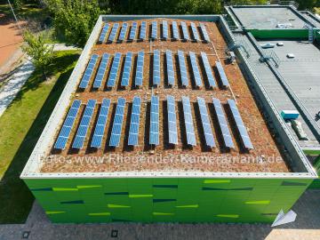 Foto mit Drohne: Luftaufnahmen mit Drohne vom modernisierten Schulzentrum Wiemelhausen in Bochum