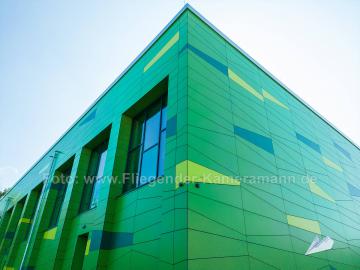 Foto mit Drohne: Luftaufnahmen mit Drohne vom modernisierten Schulzentrum Wiemelhausen in Bochum