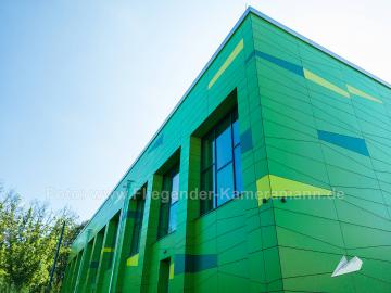 Foto mit Drohne: Luftaufnahmen mit Drohne vom modernisierten Schulzentrum Wiemelhausen in Bochum