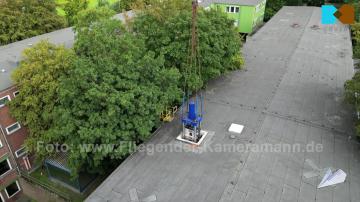 Foto mit Drohne: Luftaufnahmen für Videoproduktion bei Großtransport einer 2000-Kilo-Netwon-Zugprüfmaschine in Duisburg