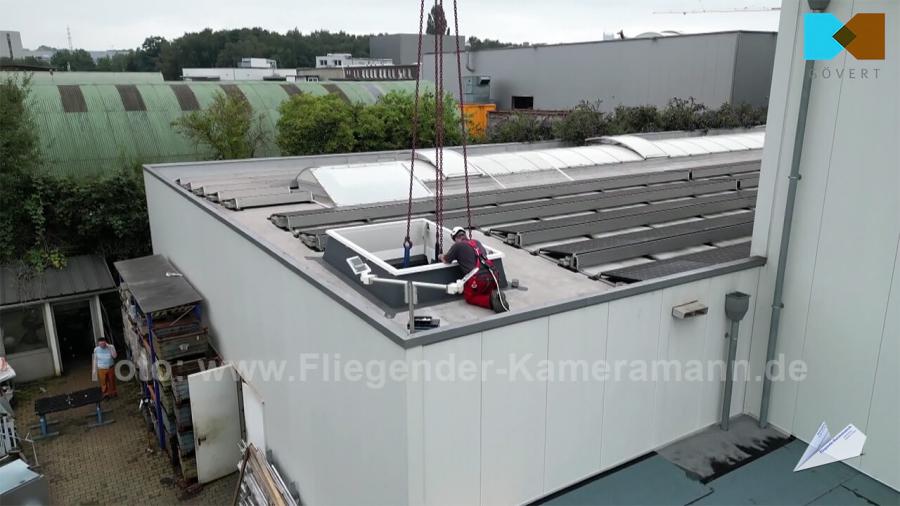 Luftaufnahmen für Videoproduktion bei Großtransport einer 2000-Kilo-Netwon-Zugprüfmaschine in Essen