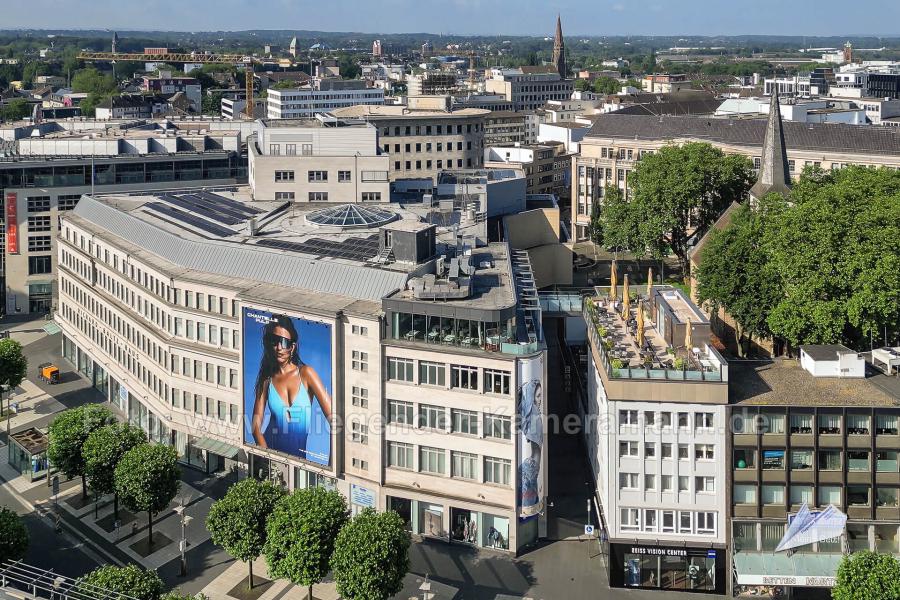 Luftaufnahme mit Drohne vom Boulevardcafé Wiacker bei Baltz in der Bochumer Innenstadt