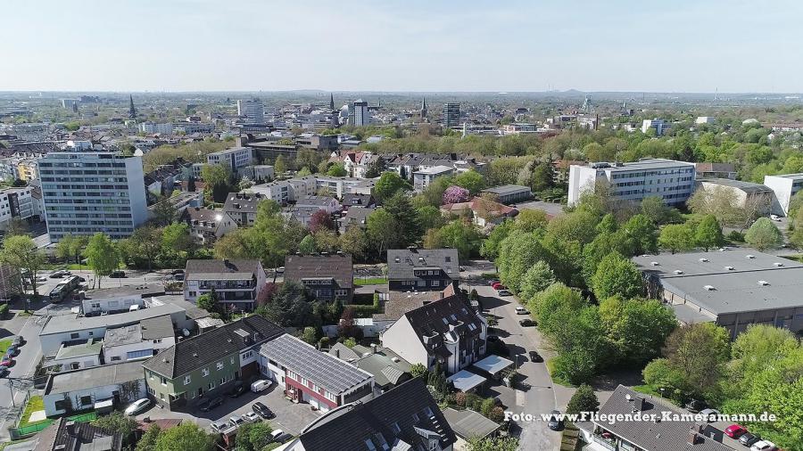 Luftaufnahme in Bochum-Altenbochum mit Kamera-Drohne