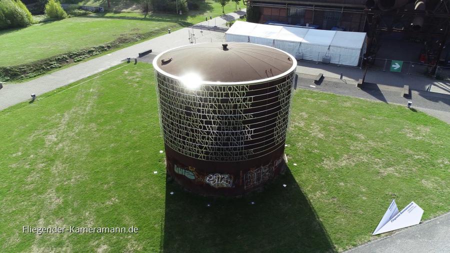 Luftaufnahmen der Jahrhunderthalle Bochum mit Drohne