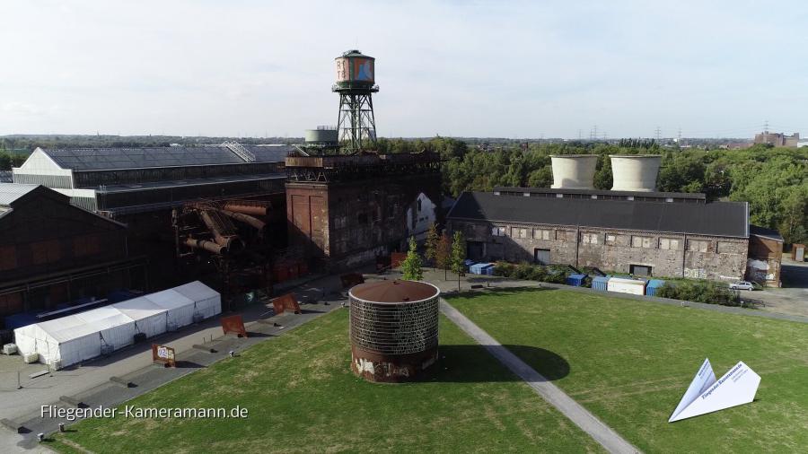 Luftaufnahmen der Jahrhunderthalle Bochum mit Drohne