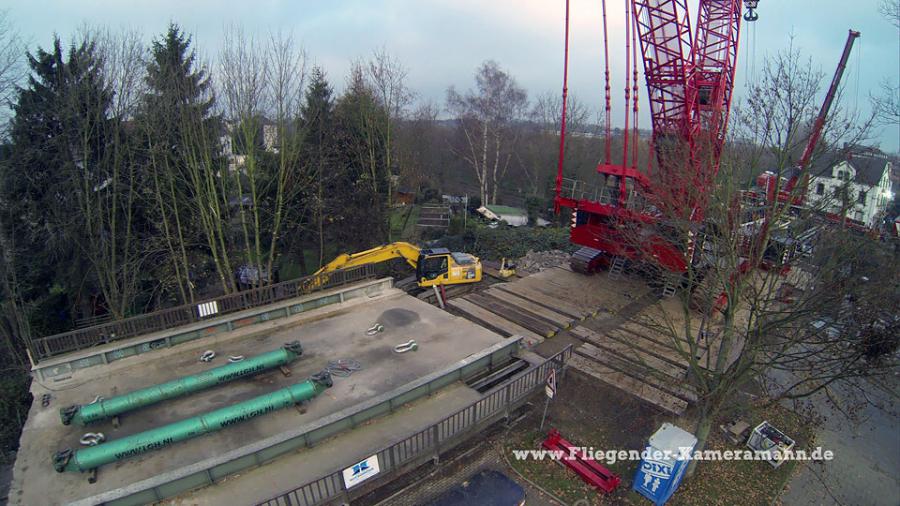 Luftbilder / Luftaufnahmen "Brückendemontage 'Von-Waldthausen-Straße'"