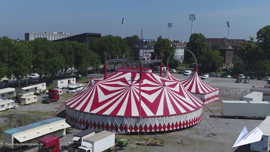 Luftaufnahmen Zirkus in Bochum mit Kamera-Drohne