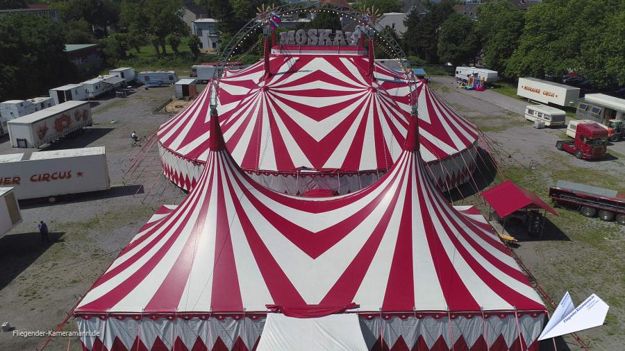 Luftaufnahmen Zirkus in Bochum mit Kamera-Drohne