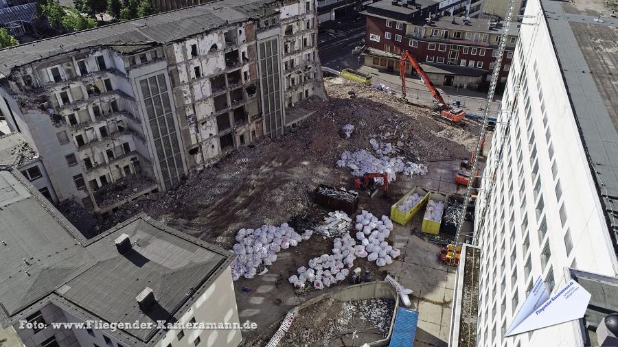 Luftaufnahmen vom Abriss des Amtsgerichts Bochum mit Drohne