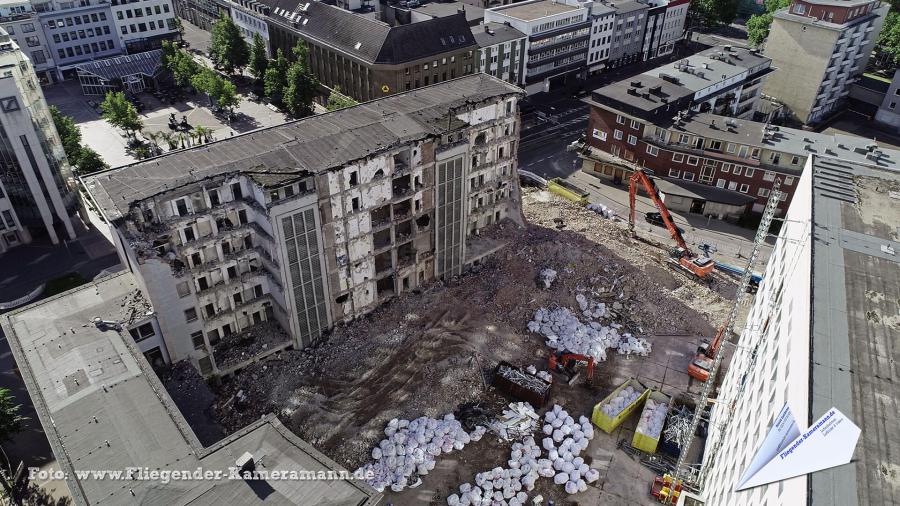 Luftaufnahmen vom Abriss des Amtsgerichts Bochum mit Drohne