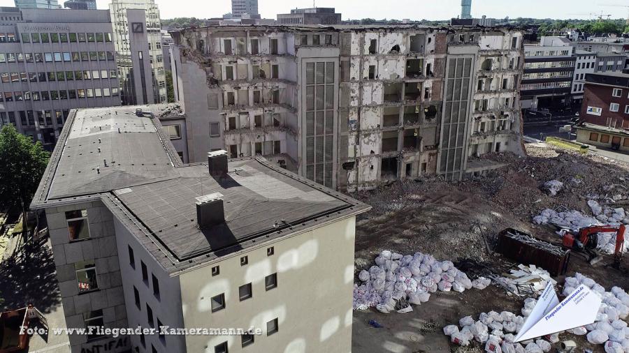 Luftaufnahmen vom Abriss des Amtsgerichts Bochum mit Drohne