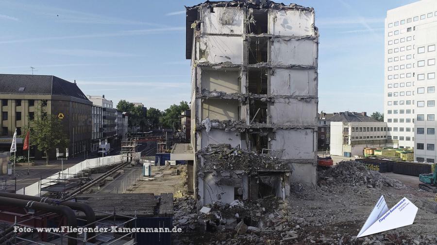 Luftaufnahmen vom Abriss des Amtsgerichts Bochum mit Drohne