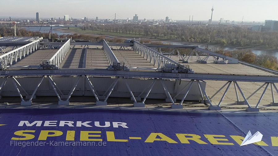 Luftaufnahmen der Merkur Spiel-Arena in Düsseldorf mit Drohne
