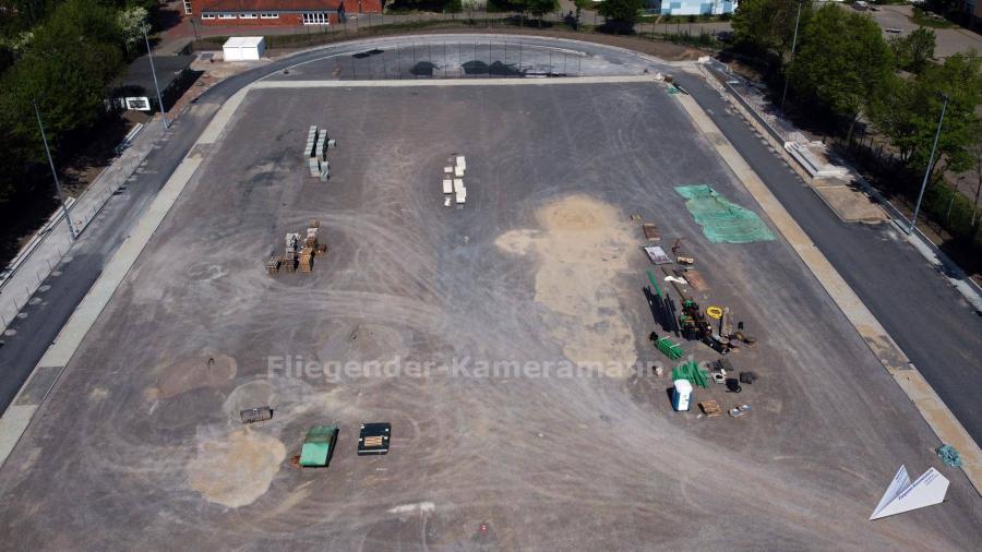 Luftbilder mittels Drohne einer Baustelle für einen Sportplatz