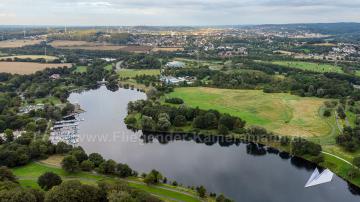 Foto mit Drohne: Luftaufnahmen mit Drohne aus dem Ruhrgebiet: Hier der Kemnader See von der Bochumer Seite
