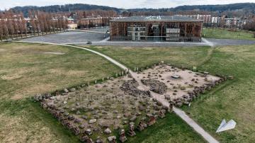 Foto mit Drohne: Luftaufnahmen mit Drohne aus dem Ruhrgebiet: Die Akademie Mont-Cenis in Henre