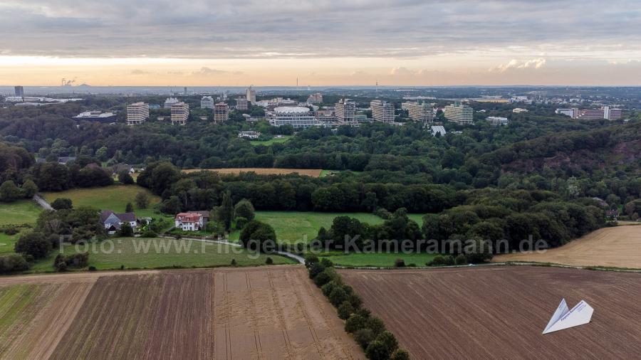 Luftaufnahmen mit Drohne aus dem Ruhrgebiet: Bochumer Innenstadt und die Ruhr-Universität Bochum (RUB)