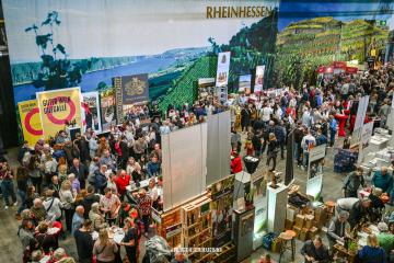 Foto mit Drohne: Messefotografie bei Weinmesse in der Jahrhunderthalle Bochum