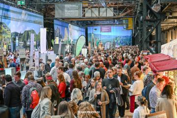Foto mit Drohne: Messefotografie bei Weinmesse in der Jahrhunderthalle Bochum