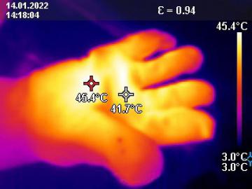 Foto mit Drohne: Thermografie / Wärmebild: feuerbeständiger Arbeitshandschuh