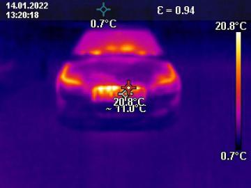 Foto mit Drohne: Thermografie / Wärmebild: Kraftfahrzeug mit kurzer Parkdauer