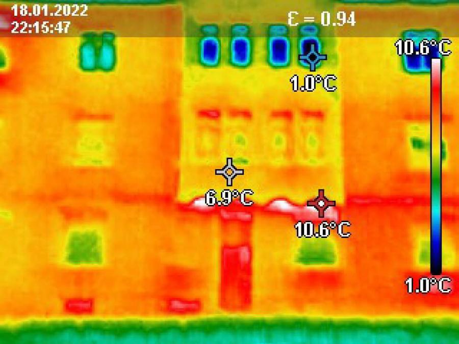 Thermografie / Wärmebild: Aussenfassade eines Hauses